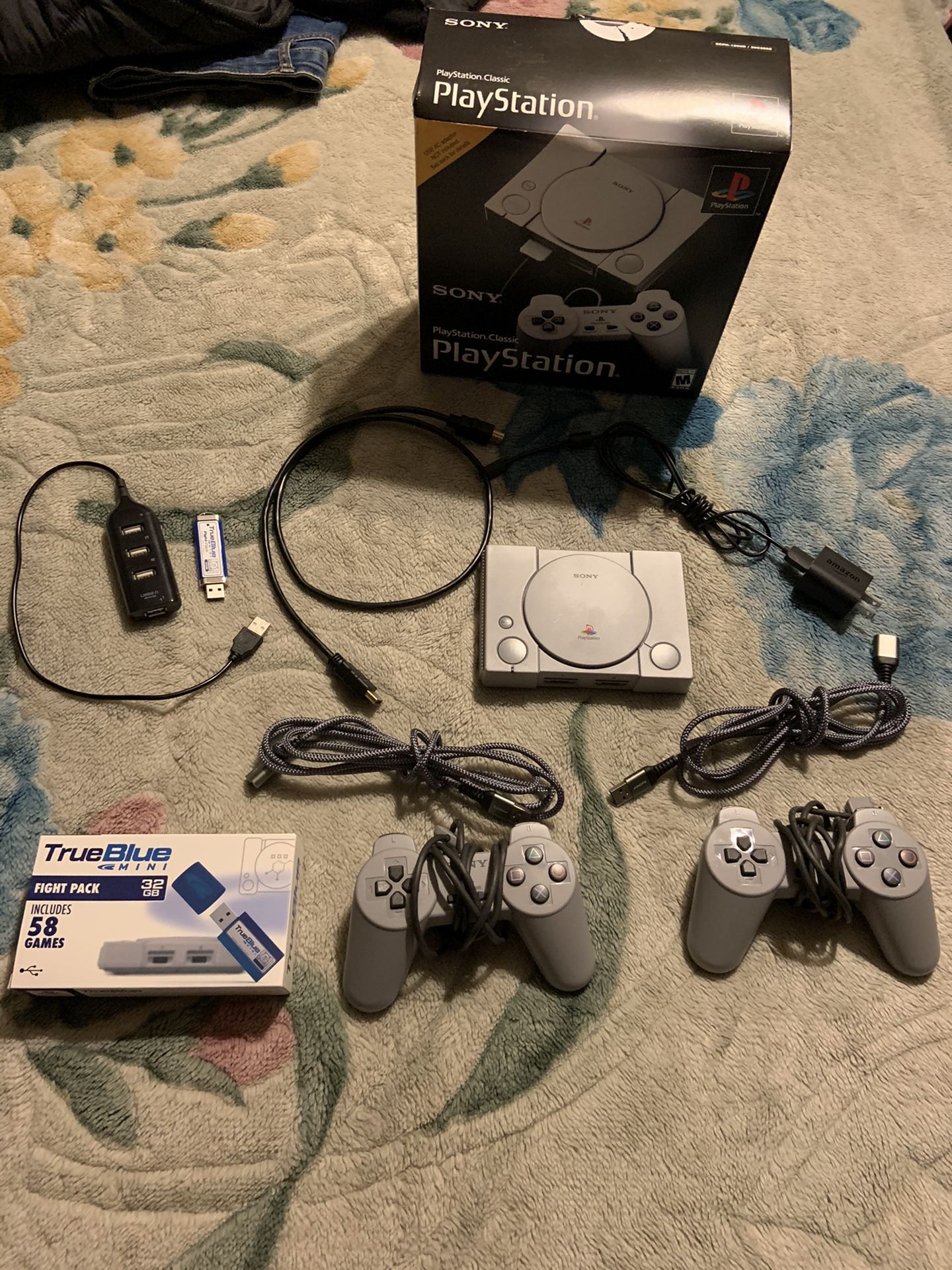 Playstation classic + usb drive with games