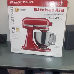 Artisan® Series 5 Quart Tilt-Head Stand Mixer Model: KSM150PSER Red 