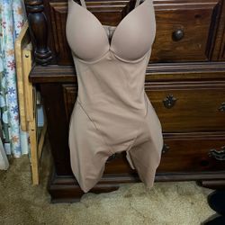 SKIMS  ULTIMATE BODY BUTT & HIP PAD 