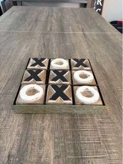 Tic Tac Toe decor