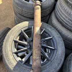 2008 Chevrolet Tahoe front drive shaft 4x4