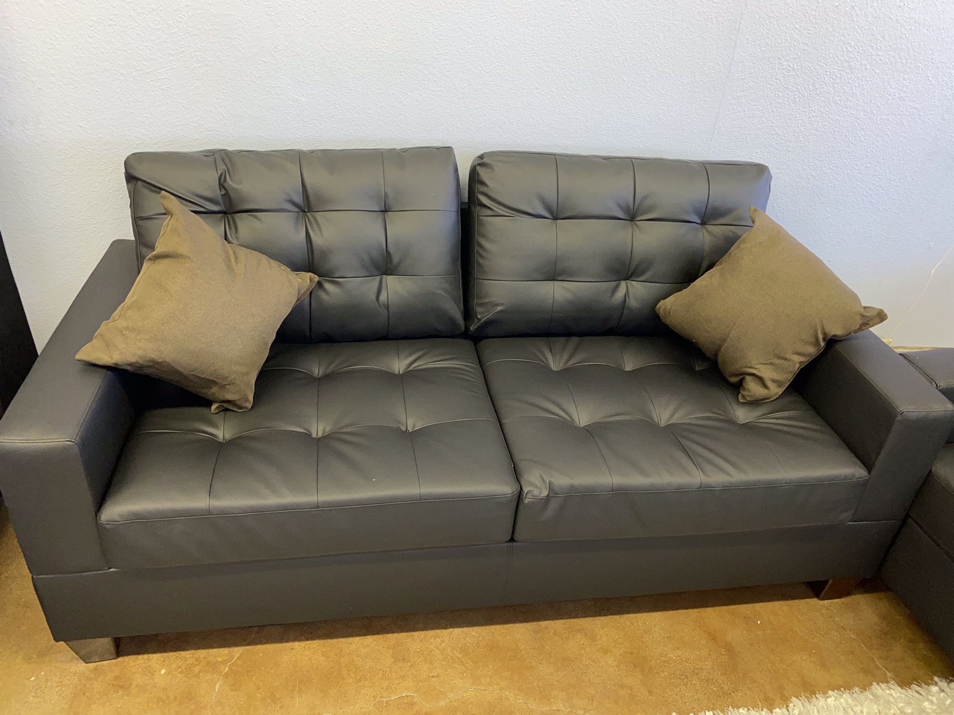 New 2pcs Black Sofa Set 