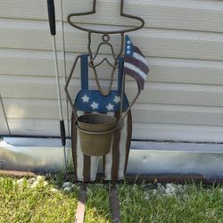 Metal Plant Holder