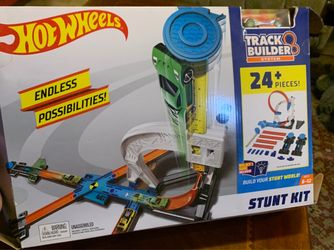 Hot Wheels Track Builder Stunt Bridge + HUGE Track Lot  (Never used) excellent condition