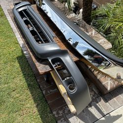 2000 Toyota 4 Runner Bumper Set