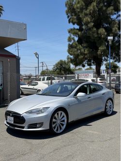 Tesla Model S 60 Free Supercharging
