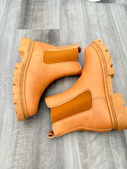 Tan Leather Chelsea Boots with Lug Sole