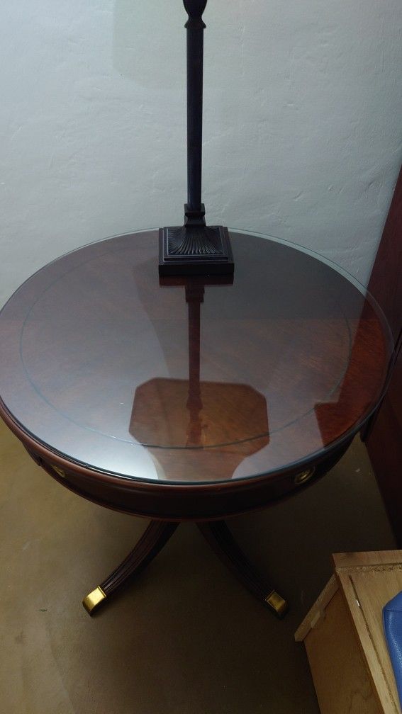 Lane  Cherry Round Side Tables & Set Of 2 Lamps