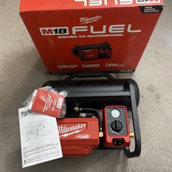 Milwaukee M18 Compact Quiet Compressor 