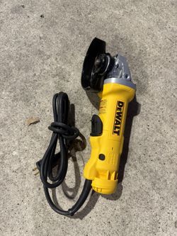 Dewalt 4 1/2in Grinder Corded 