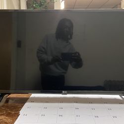LG 32” HD Smart Tv
