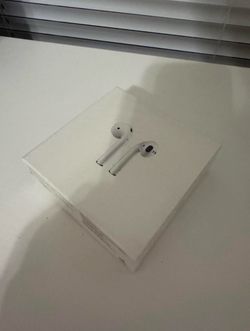 Apple AirPods 1st generation wireless charging case