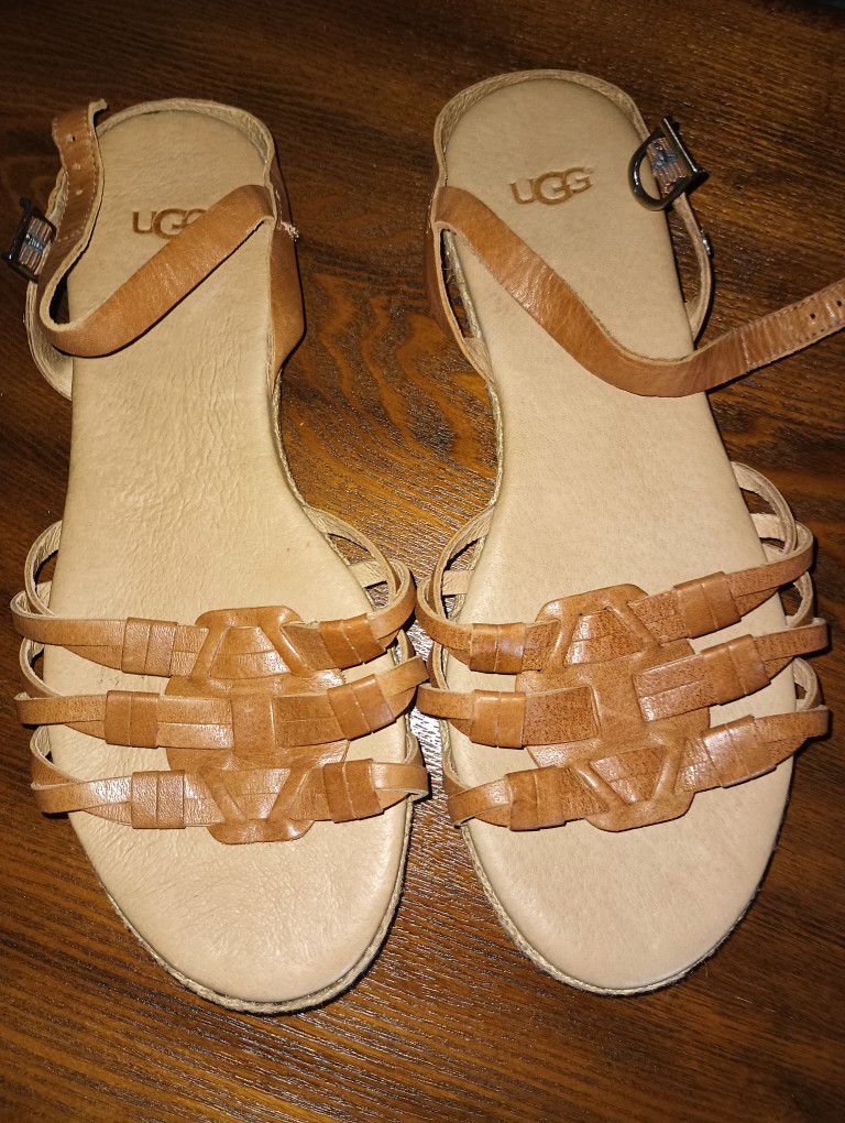 Ugg sandals sz7