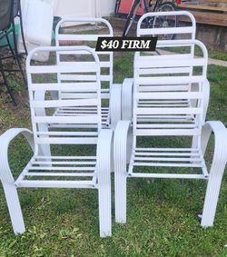 Set of 4 chairs
