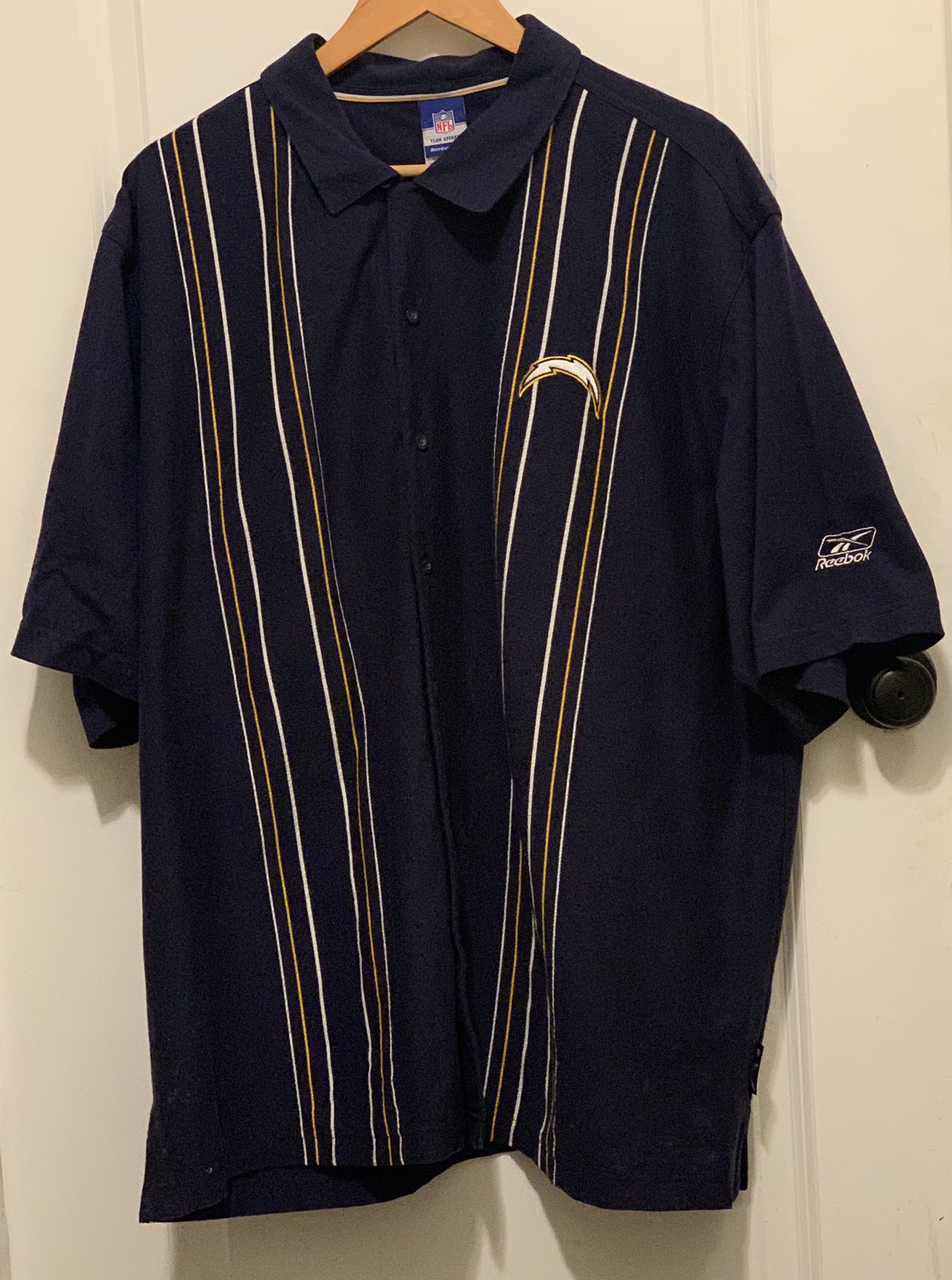 Reebok San Diego/ LA Chargers Team Apparel Button Up Size XXL Gently Used 