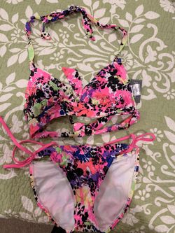 Wet Seal swim suit top and bottom brand new Size small