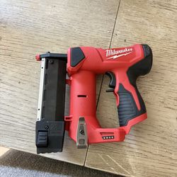 Milwaukee M12 23 Gauge Pin Nailer 2540-20