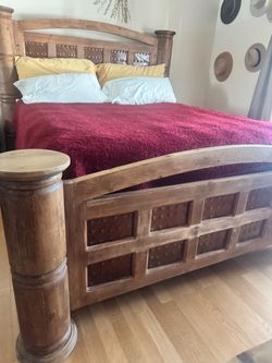 Cal king bed and drawer with mirrior