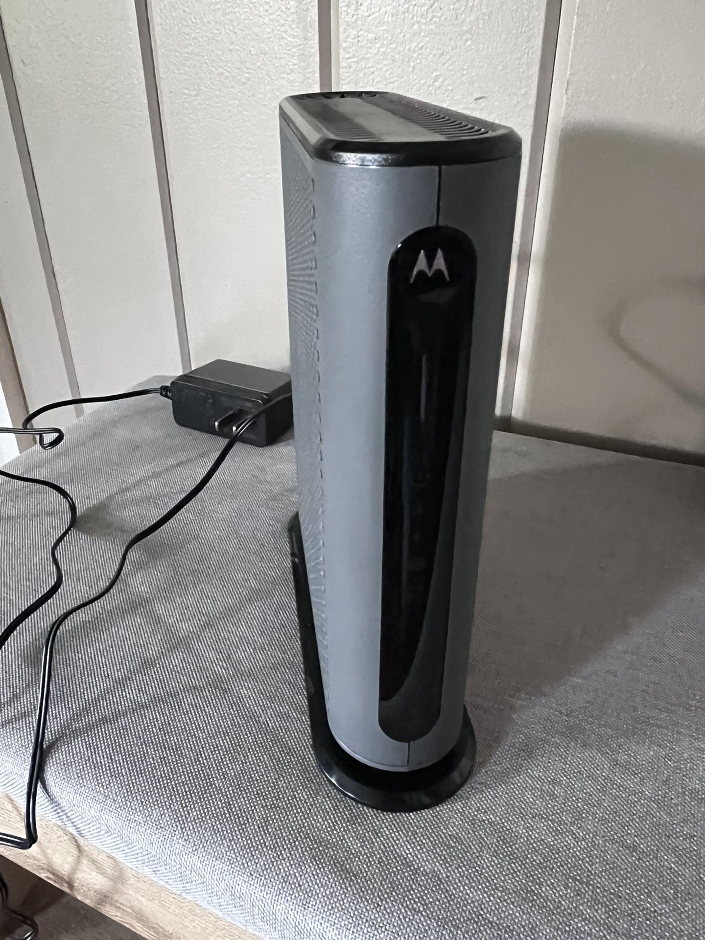 Motorola cable Modem Like new