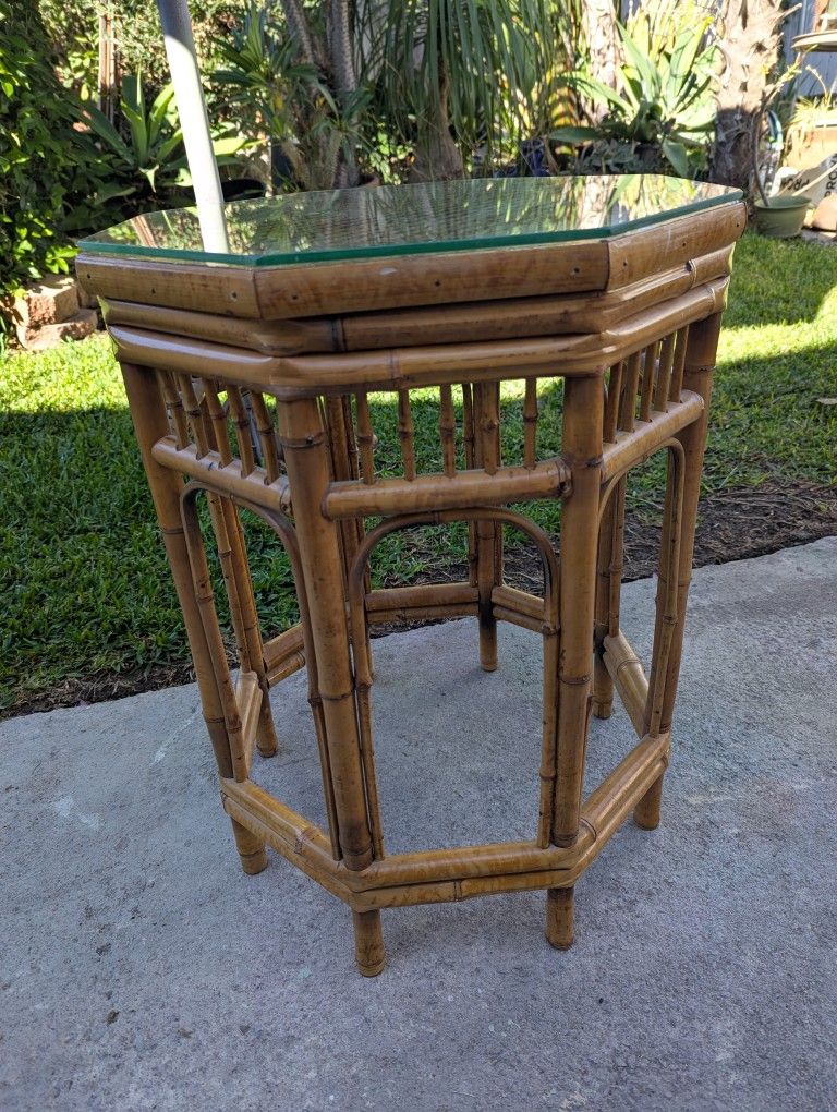 VINTAGE BAMBOO RATON/ WICKER SMALL GLASS TOP TABLE