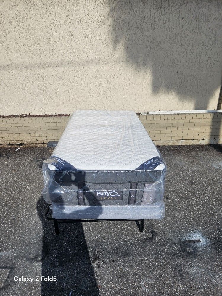 Brand New Twins Size Plush Pillow Top Puffy Royal Hybrid Mattress And Box Spring In Plastic