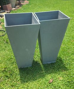 2 tall planter resin, 27H x 13 x 13,  drain hole