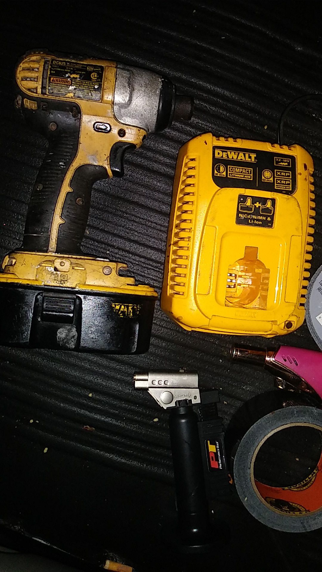 Dewalt 12v dc impact drill with battery charger