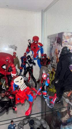 Action Figures!! including MAFEX,Revoltech,SHF,MEZCO!! TRADING OR SELLING