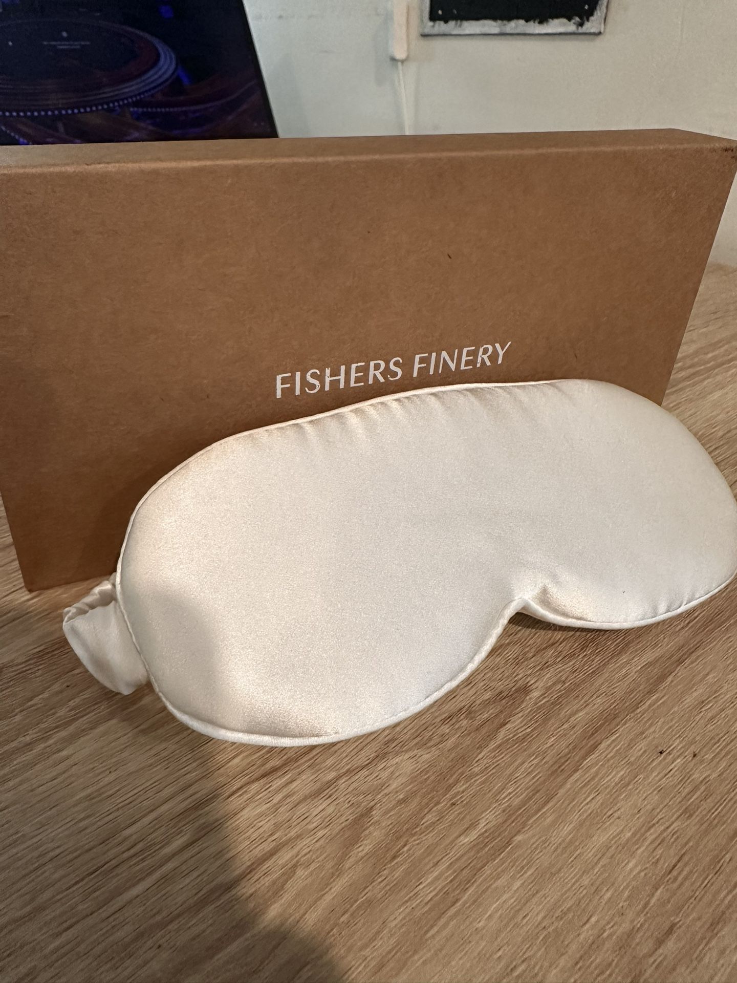 100% Mulberry Silk Sleep Mask - Brand New