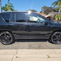 (14) Jeep Compass Limited, Clean Title, Smogged, 4x4, 22"rims, 4 Cylinder, Reliable Transportation 