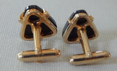 Title: Vintage Black Onyx Triangle Cufflinks & Tuxedo Studs Set - Gold Tone