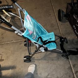 Car seats and stroller 
