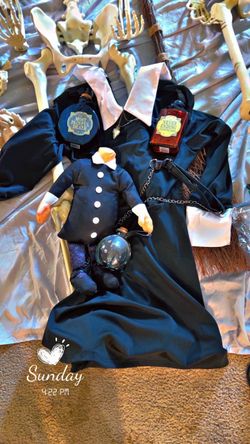 Halloween Decor & 7 Costumes