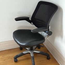 Office Chair, In Good Conditions 