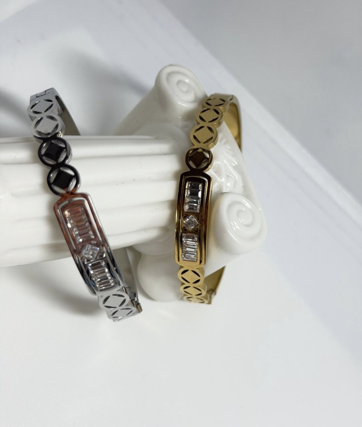 Women’s Bracelet - For Sale !