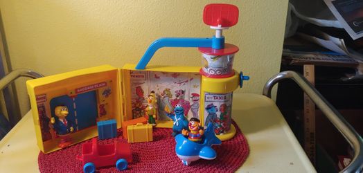 SESAME STREET AIRPORT PLAY SET