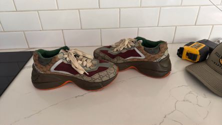 Shoes that are for boys and girls size 36 Gucci
