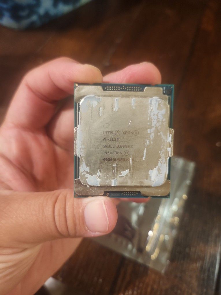 Intel® Xeon® W-2133