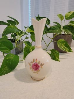 Lenox Vintage Rhodora Porcelain Bud Vase with Pink Rose & 24k Gold Trim