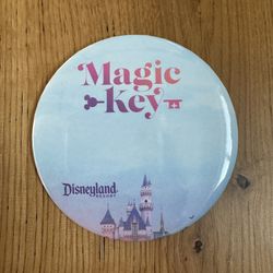 DISNEY MAGIC KEY DISNEYLAND SLEEPING BEAUTY CASTLE BUTTON PIN