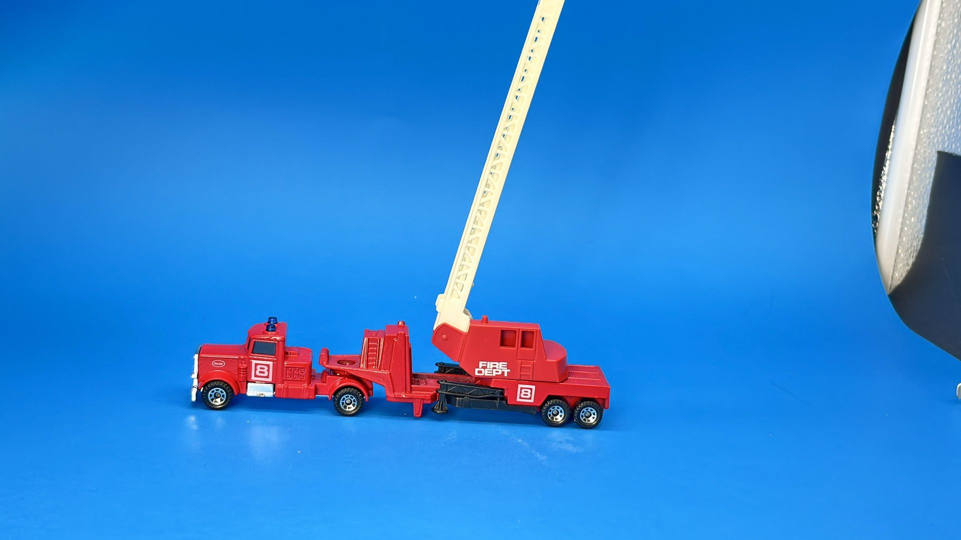 1984 Matchbox Peterbilt Convoy Fire Engine 1/80 Die-Cast Semi-Trailer Truck