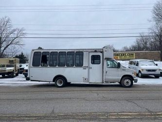 2001 Ford E-450 Cutaway