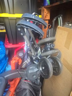 Foldable toddler stroller