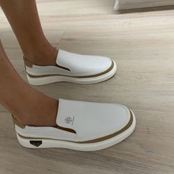 Men’s Lucerti Shoes - Size 8- Like New