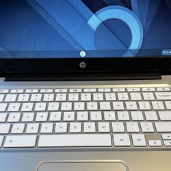 HP Chromebook With Charger 