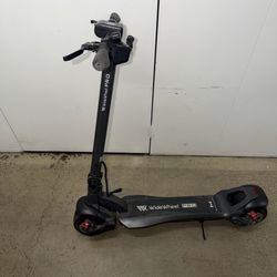 Mercane WideWheel Pro electric scooter