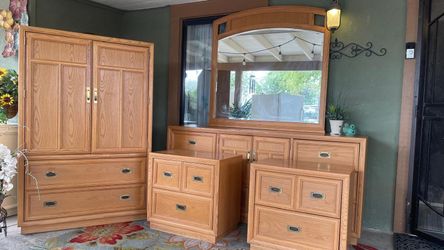 Gorgeous Stanley mid century oak wood furniture set