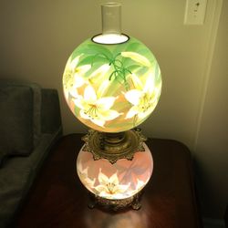 Vintage Gone with the Wind Lamp Converted From Oil to Electric in Great Condition . Or Best Offer 