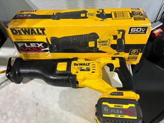 Dewalt 60 volt SawSaw
