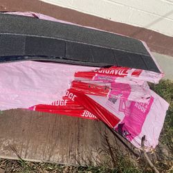 2 escuadras  de  shingle  roof 